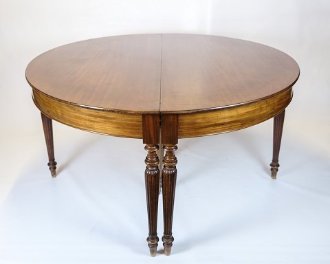 Antique Round Dining Table - Hand Polished Mahogany - Round Legs With Grooves - Incl. 5 Extension Leaves - 1840s