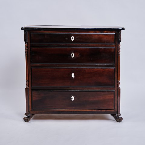 Chest of drawers - Mahogany - Lion feet - Curved top - 1840s