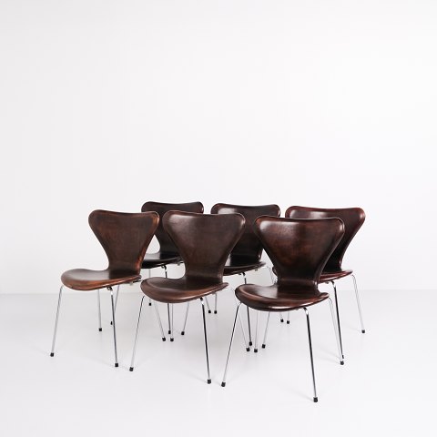 Set Of Six Seven Chairs - Model 3107 - Seven Chair - Patinated Brown Leather - Arne Jacobsen - Fritz Hansen