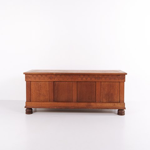 Chest – Oak – Carved Details – Round Legs – c. 1920s