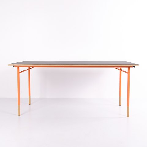 Nyhavn Dining Table – Finn Juhl – House of Finn Juhl – Grey Linoleum – Oregon Pine – 2015